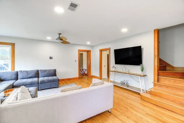 Charming Damascus Retreat w/ Deck & Creek Views!