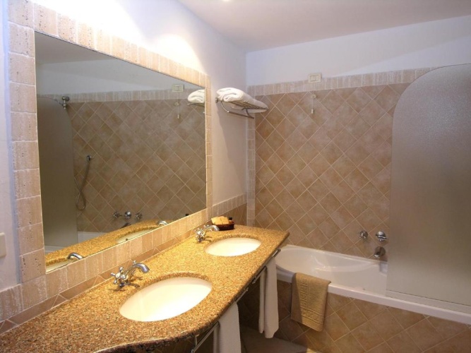 Superior Double room with balcony and with partial sea view