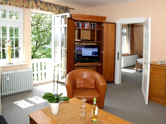 2 Bedrooms Classic Apartment