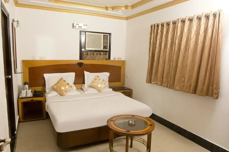Hotel White House