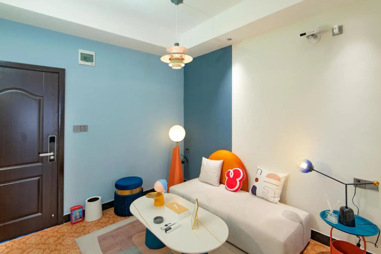 Locals Apartment House 40