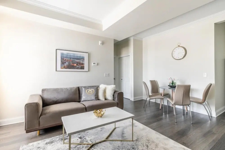 Rideau King 1Br Apartment Free Parking 2