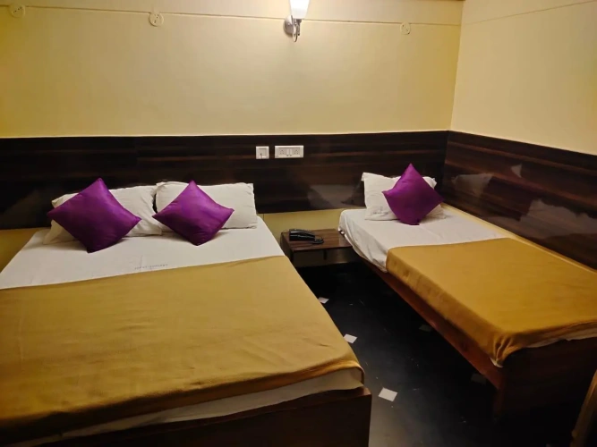 Standard Triple room