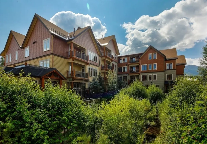 3 Bedrooms Luxury Cottage with balcony