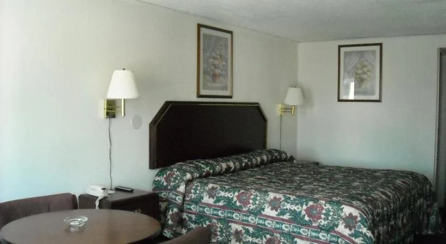 Red Carpet Inn