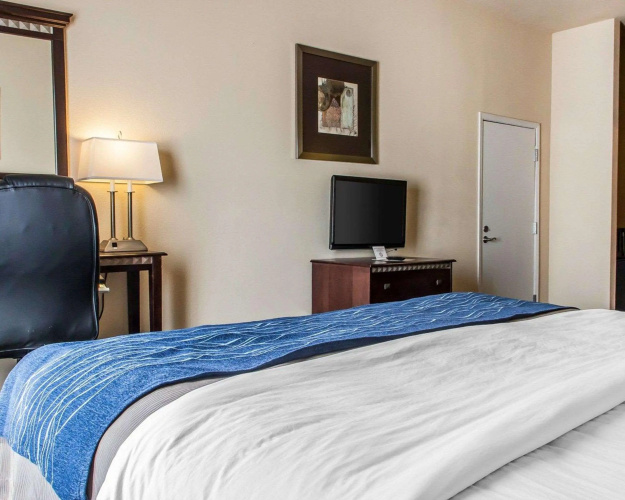 Comfort Inn & Suites