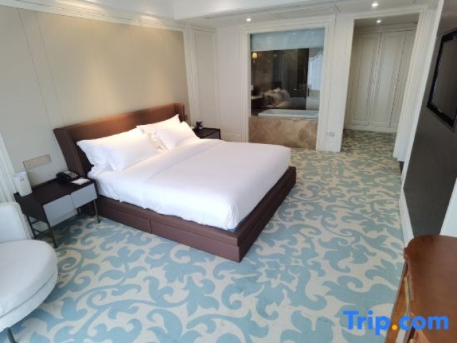 Executive Suite with view