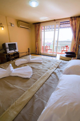 Anda Orange Pier Guesthouse