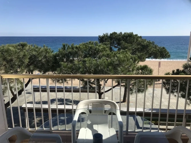 1 Bedroom Apartment with balcony and with sea view