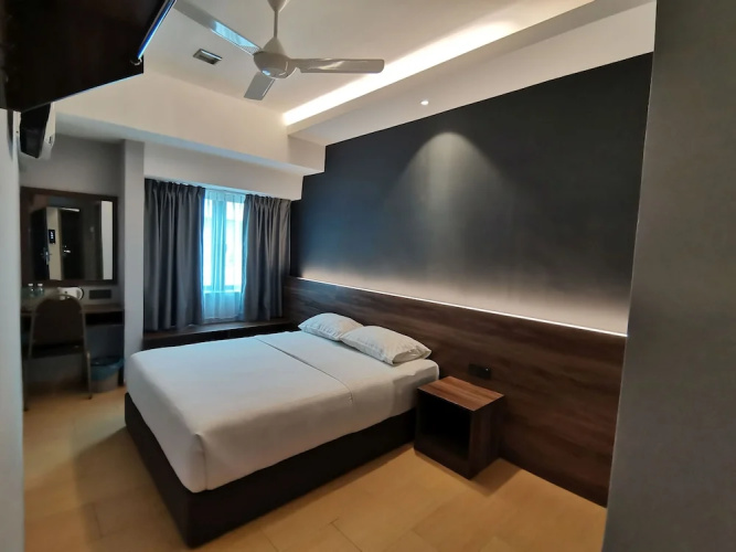 OYO 89443 Lumut Hotel