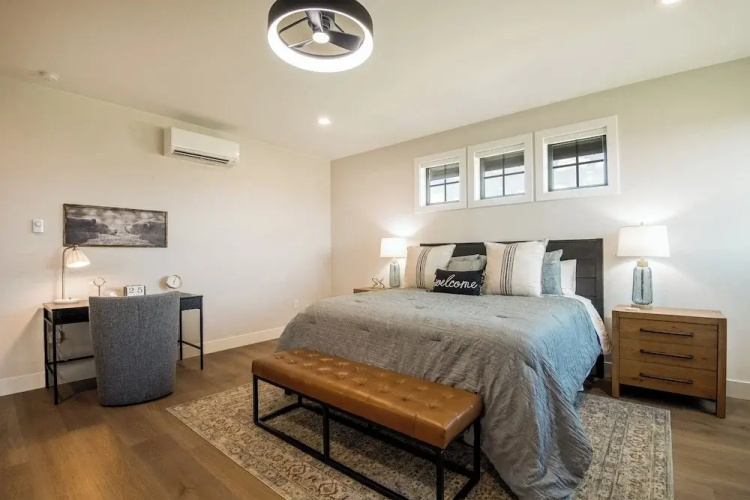 3 BR Duplex w/ Full Kitchen, W & D