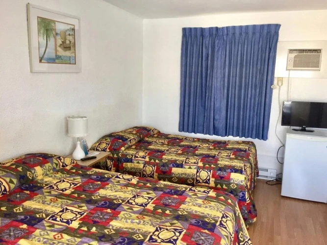 White Caps Motel