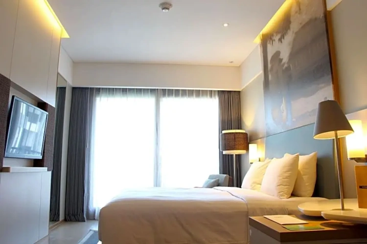 Double room with balcony and with pool view