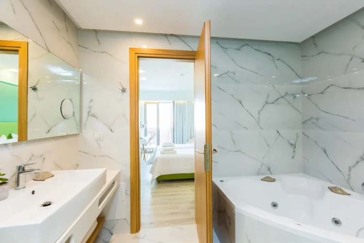Deluxe Suite with balcony