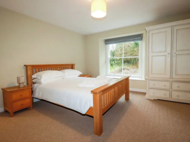 Tretoil Farm House