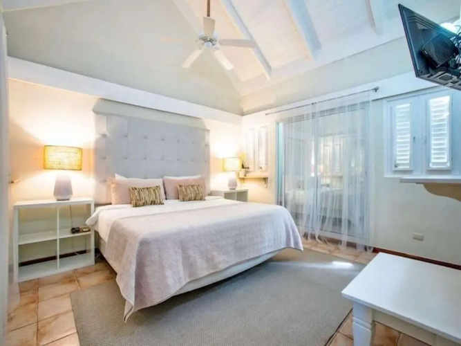 Sunny Vacation Villa 87