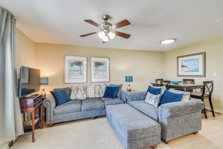 2 Bedrooms Apartment