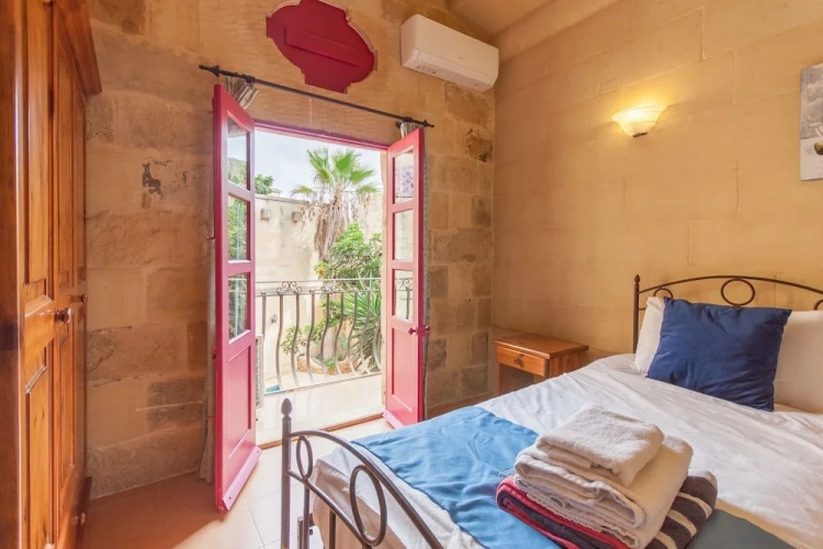 3 Bedrooms Standard Cottage with balcony