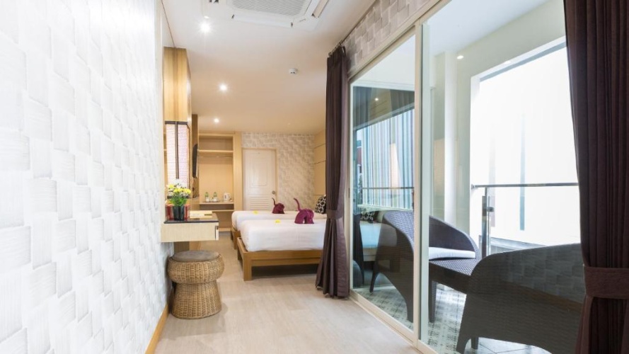 Twin room with balcony