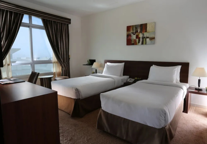 Land Mark Suites Hotel