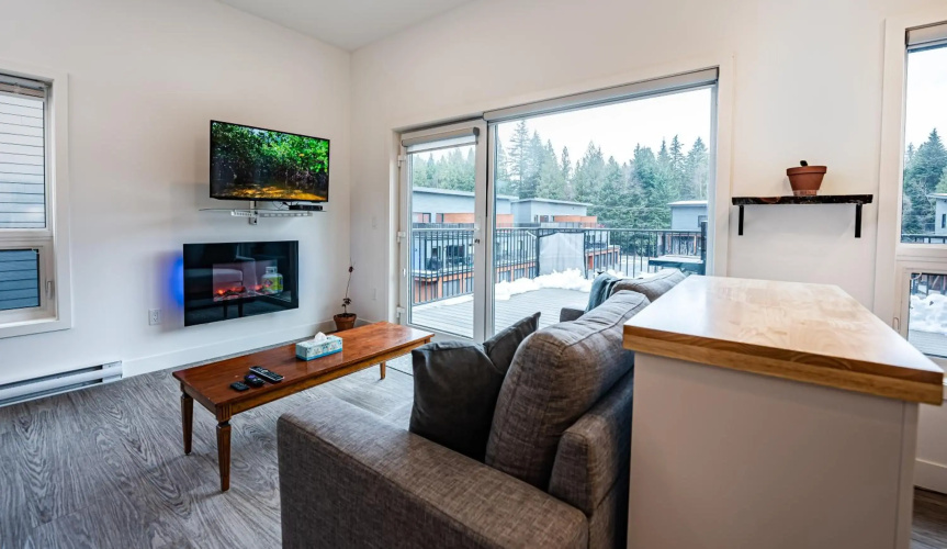 Niska's Den by Revelstoke Vacations