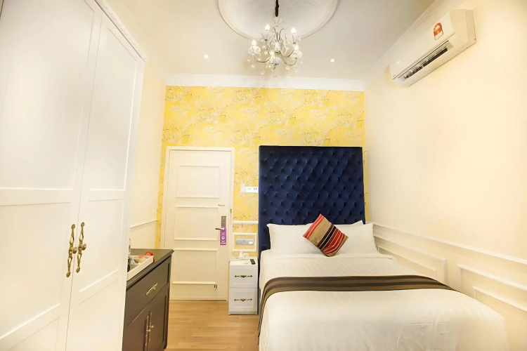 Apple Heritage Hotel