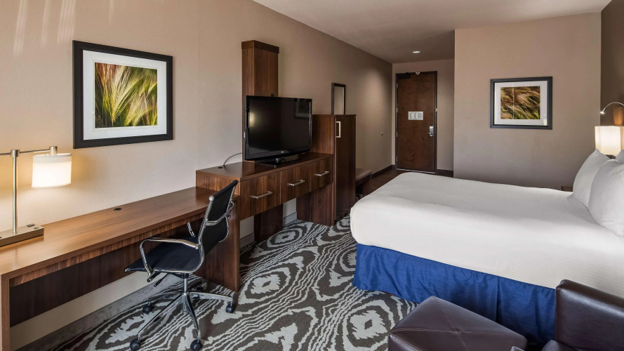 Best Western Plus Williston Hotel & Suites