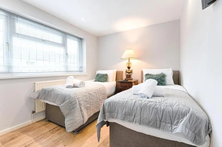 Cosy 2 bed - with relaxing garden!
