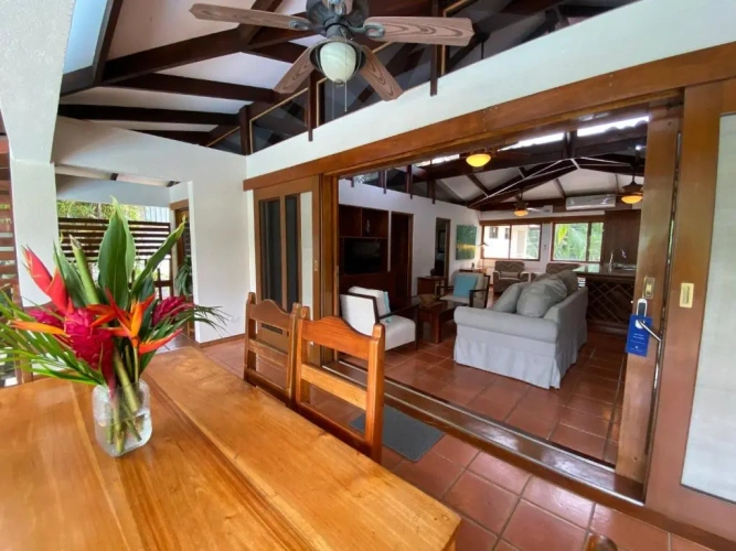 2 Bedrooms Villa