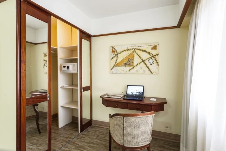 2 Bedrooms Quadruple Apartment