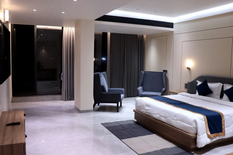 Premium Suite with balcony and with city view