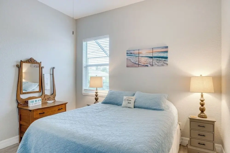 4 Bedrooms Cottage