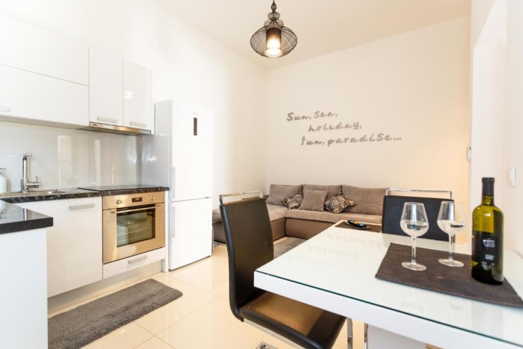 1 Bedroom Apartment with balcony