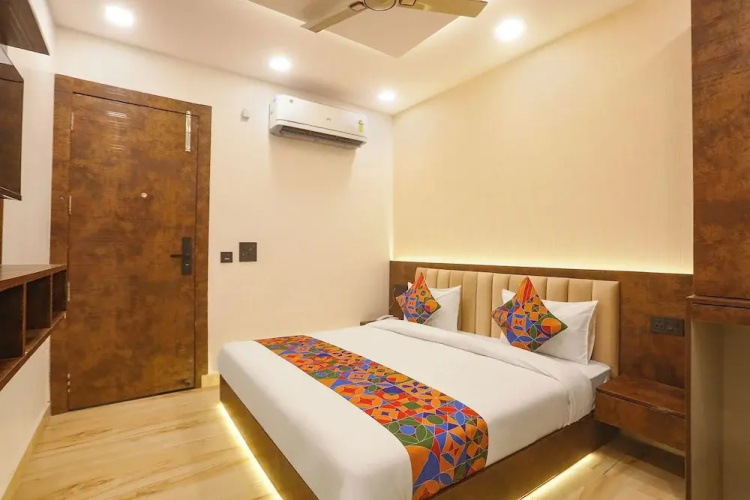 Fabhotel Sugar Inn