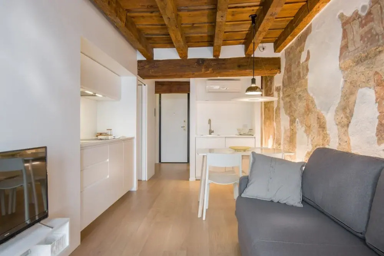 Verona For Rent Affresco