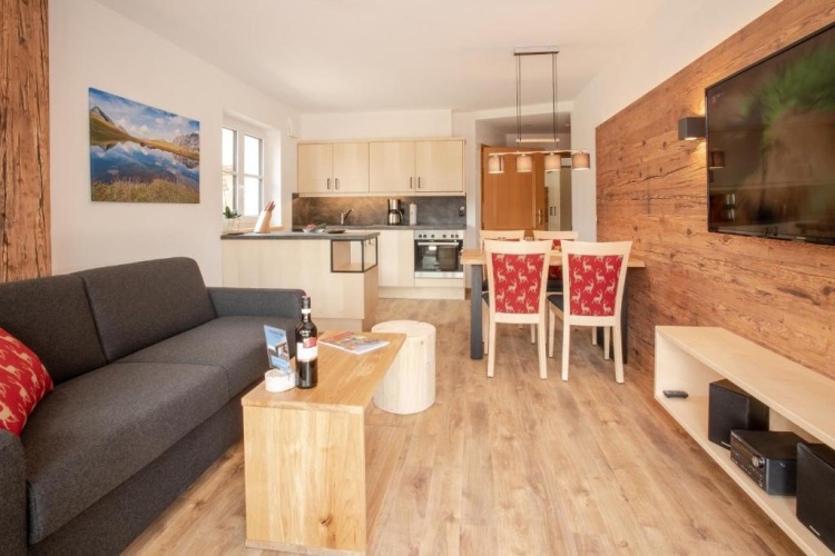 Apartment with garden view