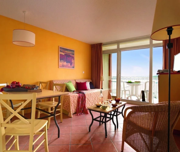 1 Bedroom Club Apartment