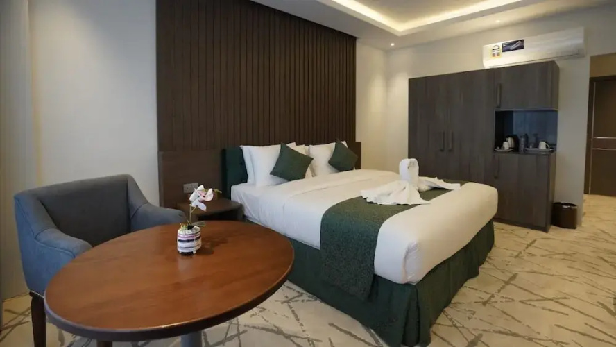 Green View Hotel