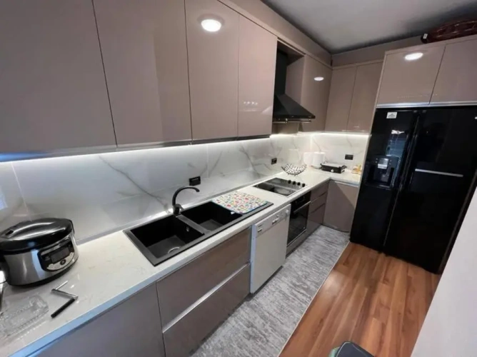 3 Bedrooms Apartment