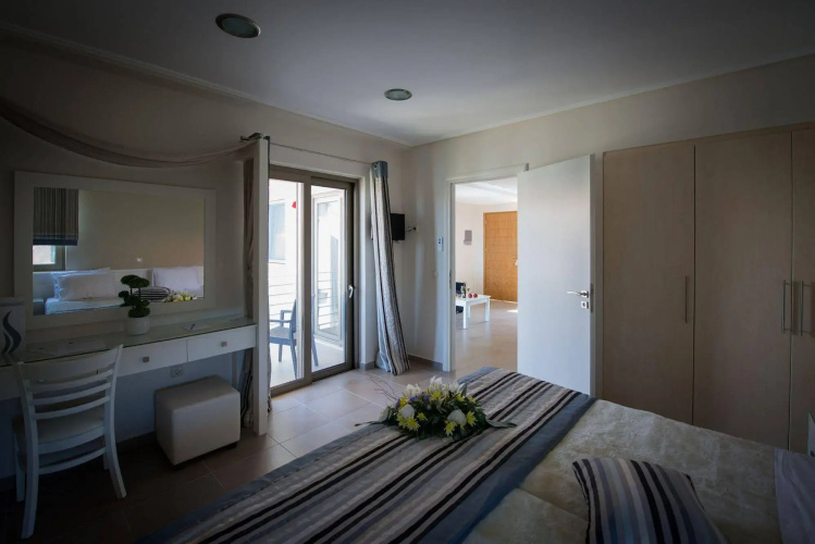 Mantinia Bay Hotel