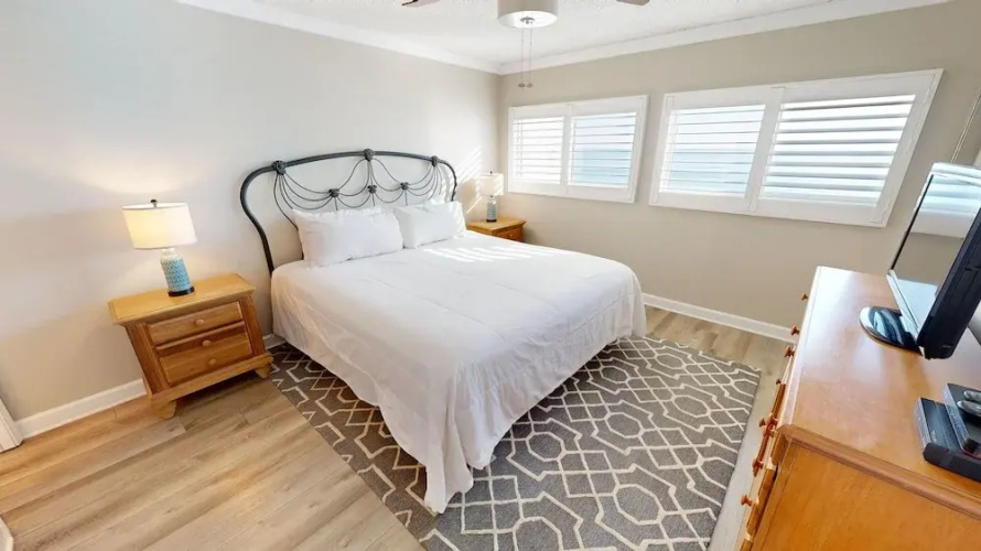 Beach House 202a 2 Bedroom Condo