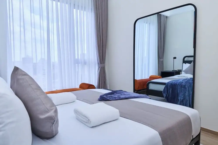 1 Bedroom Apartment with balcony and with city view