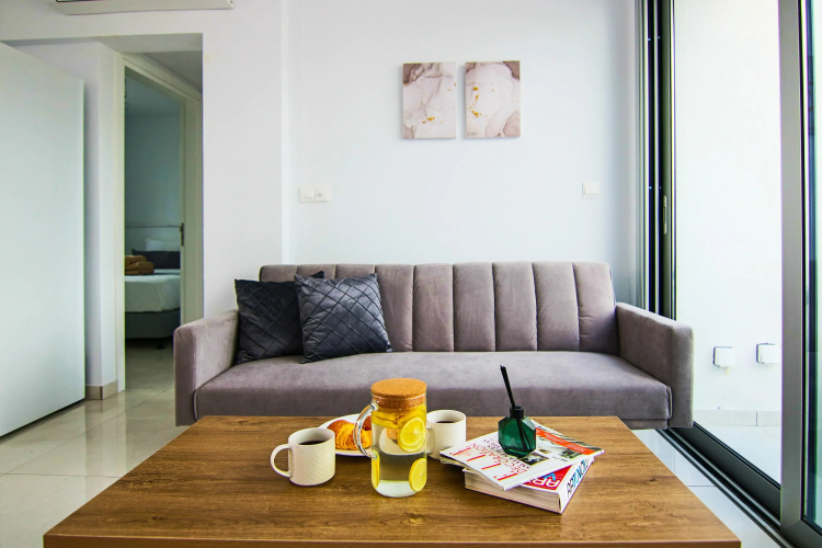 Phaedrus Living: Executive Harbour Suites 203