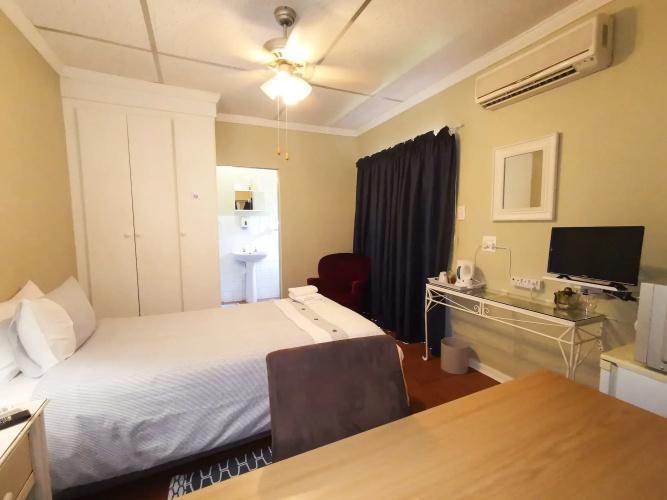 Loerie Guesthouse