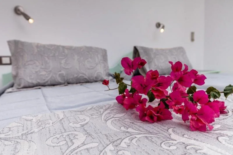 Avraki Rooms & Studios