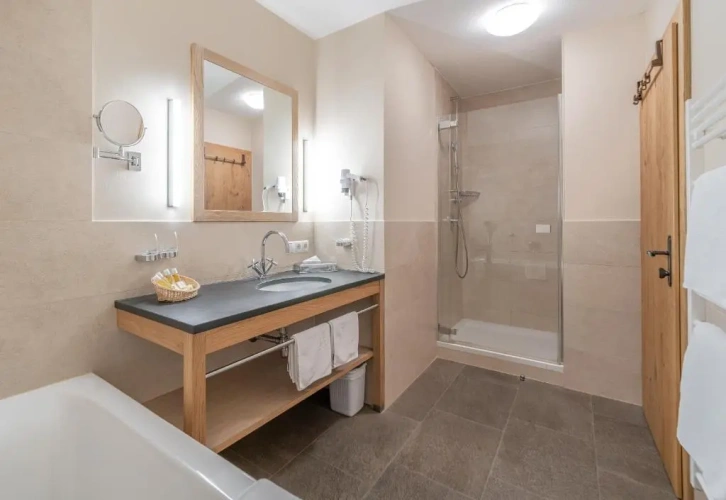 1 Bedroom Suite