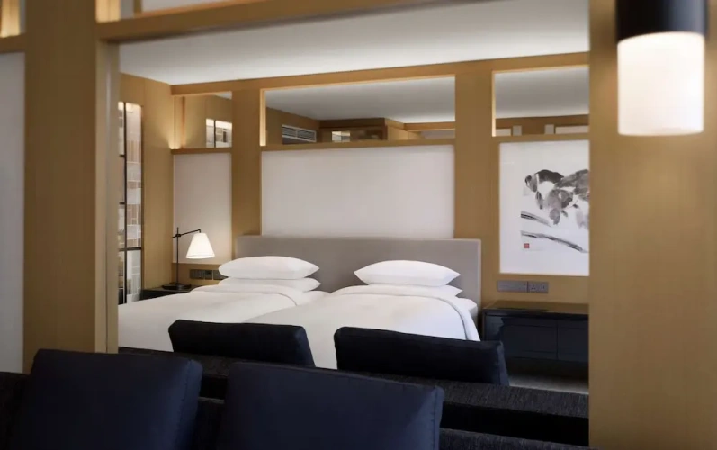 Corner Twin room