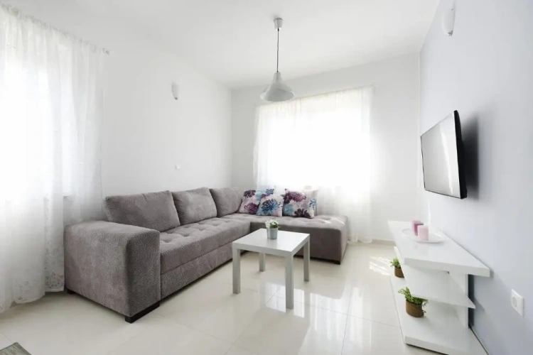 3 Bedrooms Apartment