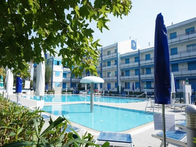 1 Bedroom Apartment with garden view