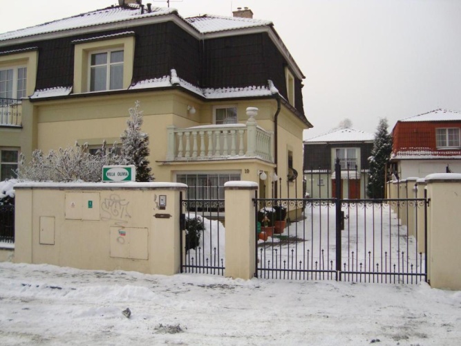 Standard Triple room with garden view